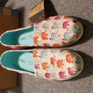 Colorful Elephant Print Toms